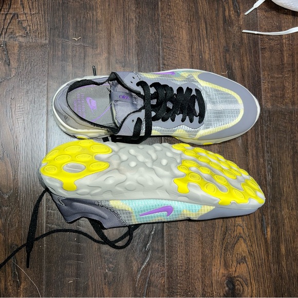 NIKE sz 7Mens shoe - Picture 1 of 3